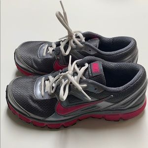 Nike Athletic Shoes Size 8.5